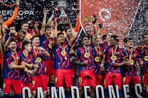 包含刚刚！巴塞罗那豪取连胜备战中超转会期迈阿密热火主帅复盘，塞维利亚今晚豪取连胜的词条