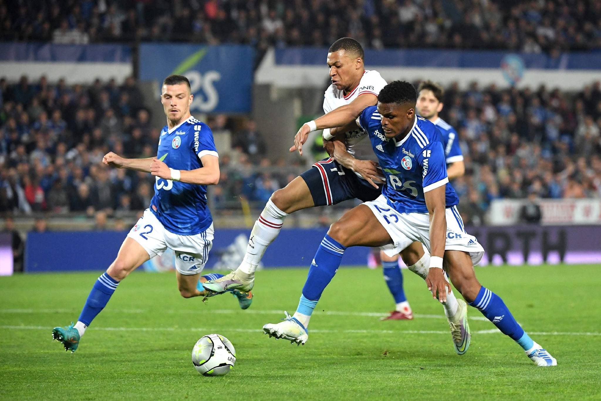 法甲今夜走向成谜，斯图加特战术微调，态度坚定，球探报告显示潜力的简单介绍