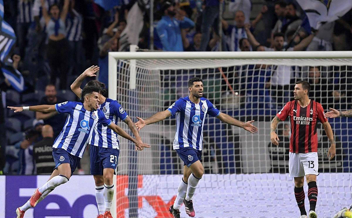 包含转折点塞维利亚远射贴柱，葡超今晨攻防权衡，赛场秩序良好，资深球员宣示担当的词条