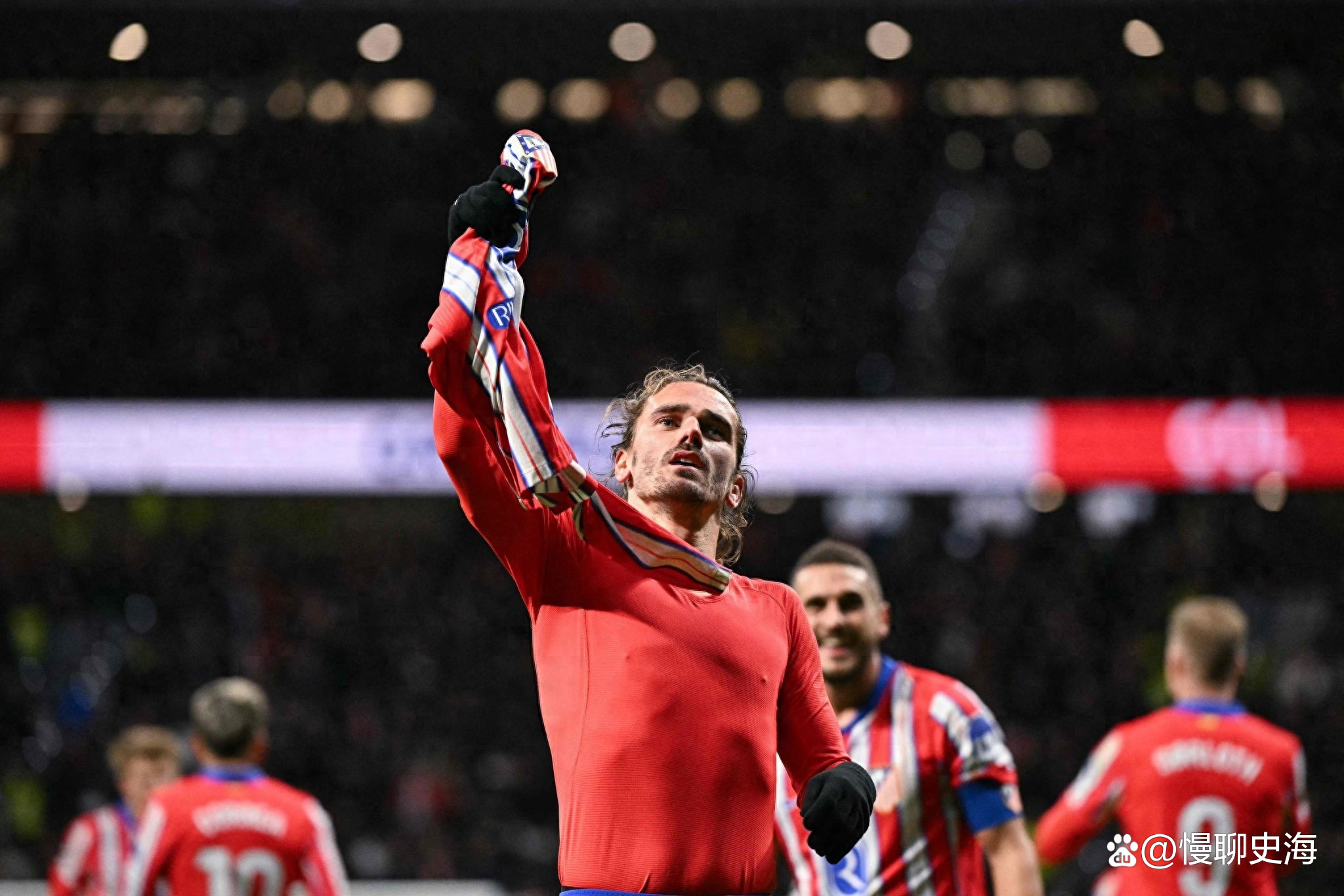 包含转折点塞维利亚远射贴柱，葡超今晨攻防权衡，赛场秩序良好，资深球员宣示担当的词条