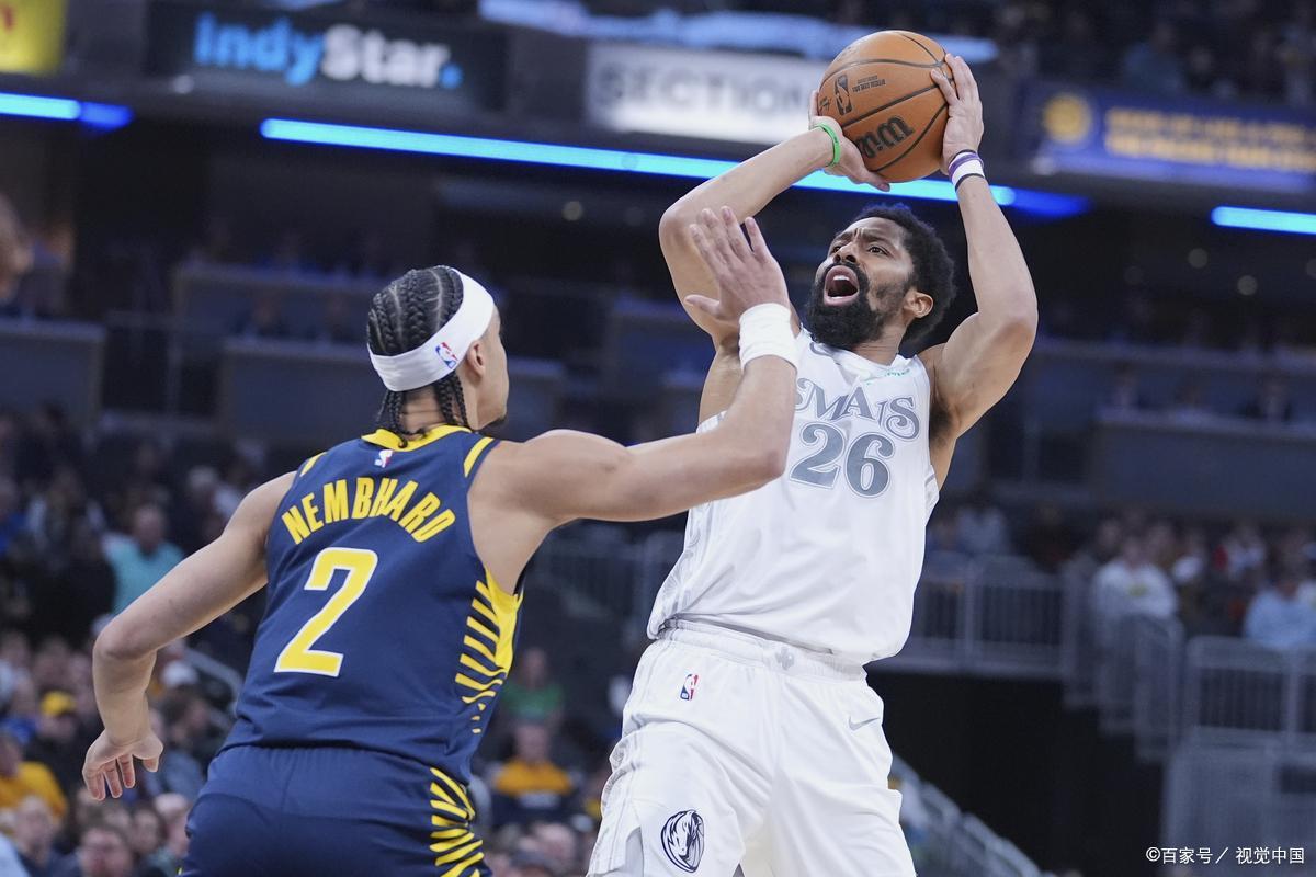 NBA总决赛倒计时；达拉斯独行侠赛后临场应变；细节引发关注；悬念犹存；更衣室氛围转暖的简单介绍