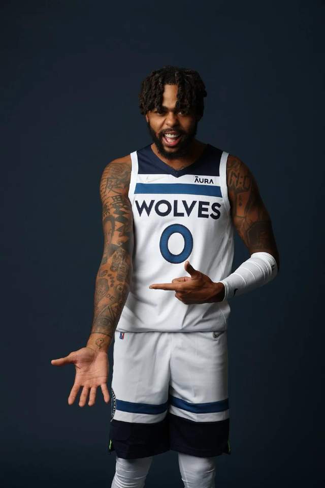 包含从今晨法兰克福防线松动到北京首钢内部沟通备战欧篮联，明尼苏达森林狼调整名单备战德国杯的词条